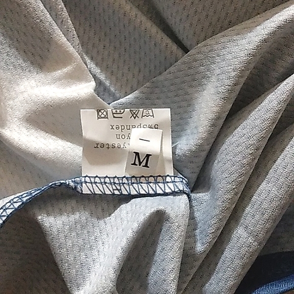 ☆NWT☆Women's Crisscross Back Moisture Wicking Star Print Short Sleeve Yoga Tee★ - Picture 3 of 11